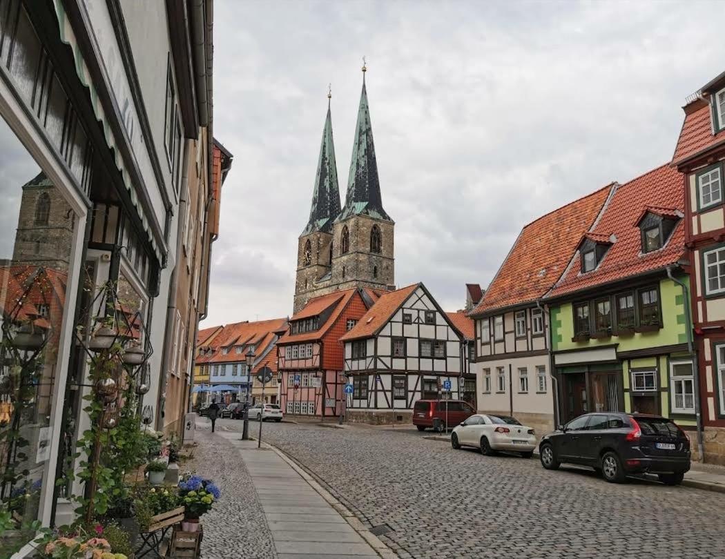 Am Mathildenbrunnen Klein Apartment Quedlinburg Bagian luar foto